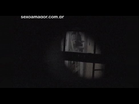 ❤️ Lourinho é secretamente filmado por um voyeur de bairro escondido atrás de tijolos ocos Sexo vídeo em pt-br.bitcoinex.top ❌